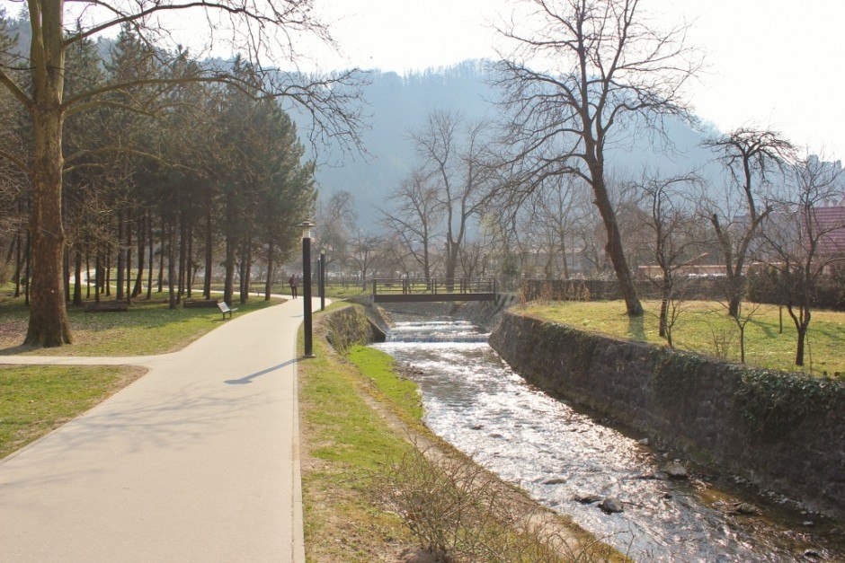 The Gradna Stream flows through the center of Samobor
