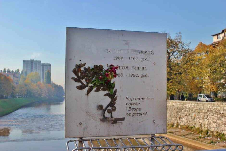 20 years after the Siege of Sarajevo: a faded plaque commemorates the renaming of the bridge to the Suada Dilberovic and Olga Sucic Bridge, the first two victims of the Serge of Sarajevo that were killed on the bridge