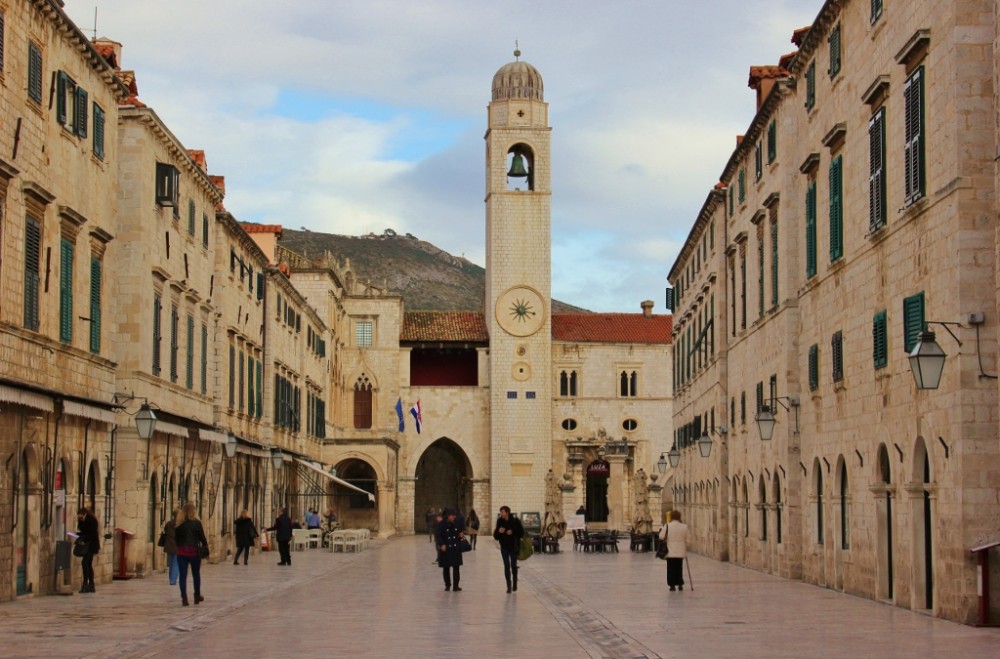 2-week Croatia Itinerary Dubrovnik Stradun JetSetting Fools