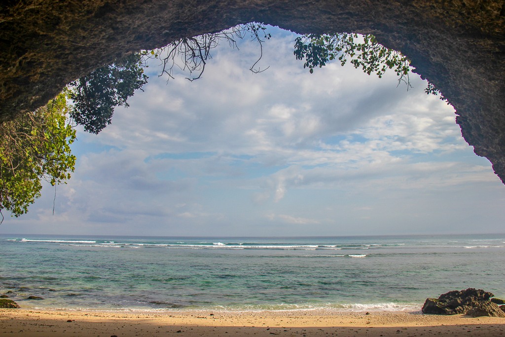 The Best Uluwatu Beach For Your Bali Trip - Jetsetting Fools